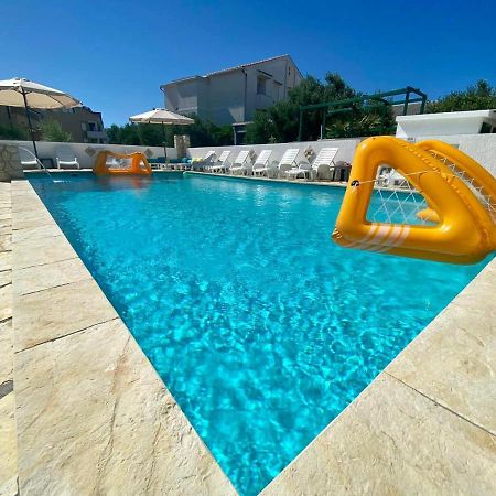 Apartments King - City Center Novalja Bagian luar foto