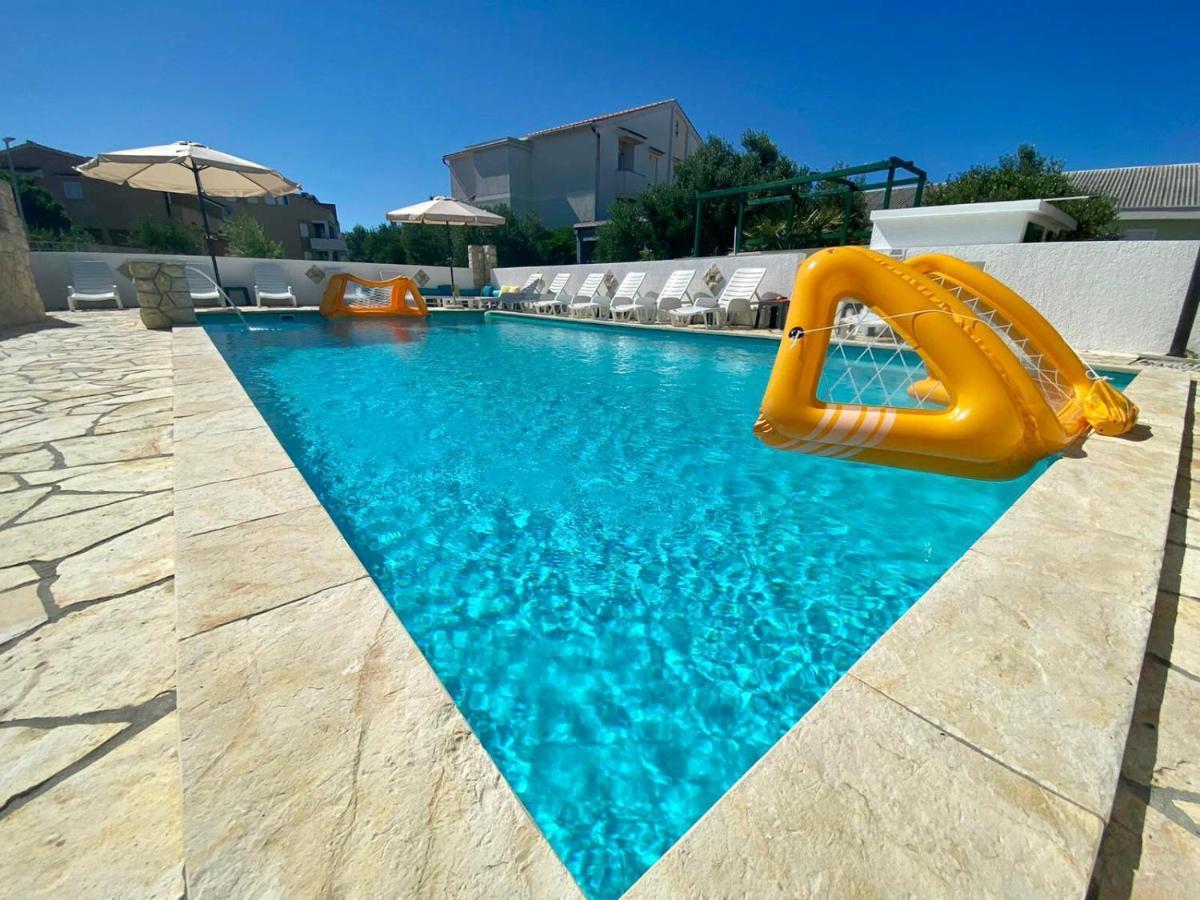 Apartments King - City Center Novalja Bagian luar foto