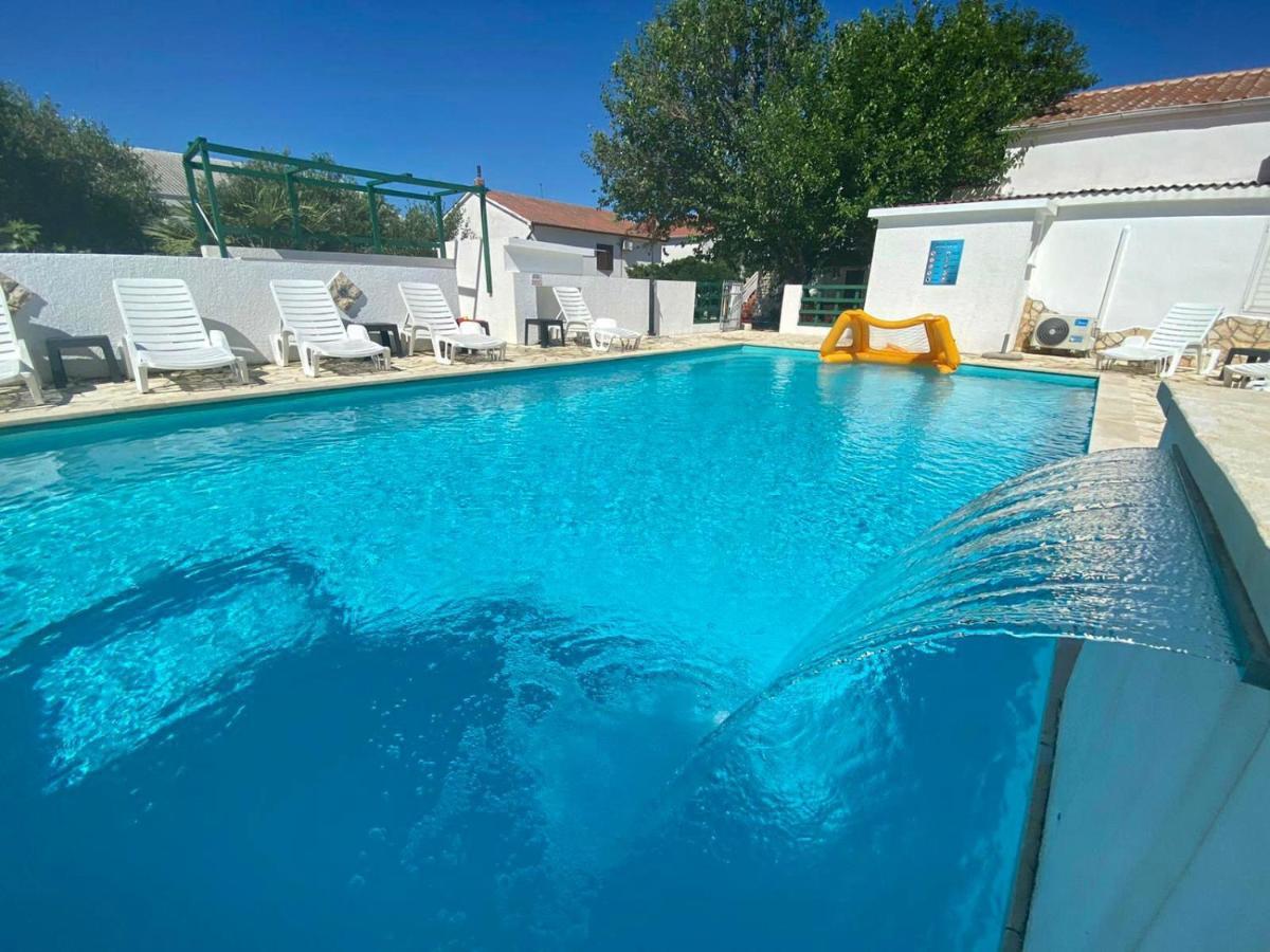 Apartments King - City Center Novalja Bagian luar foto