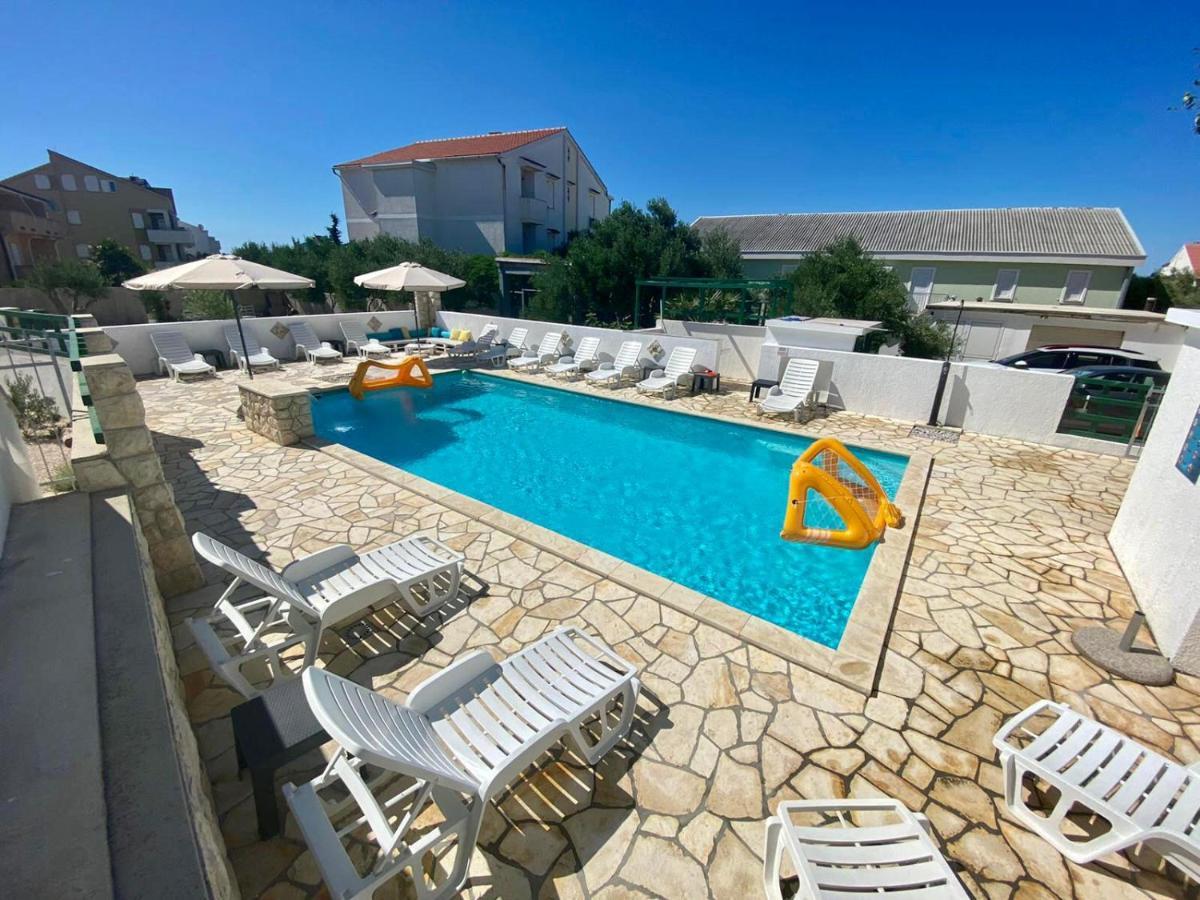 Apartments King - City Center Novalja Bagian luar foto