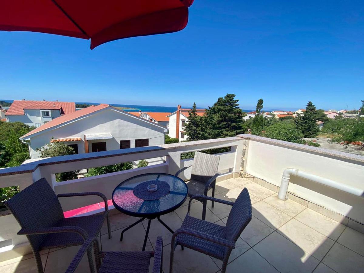 Apartments King - City Center Novalja Bagian luar foto