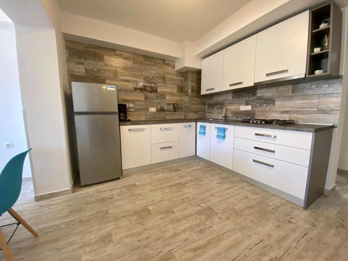 Apartments King - City Center Novalja Bagian luar foto