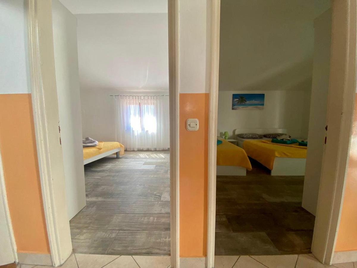 Apartments King - City Center Novalja Bagian luar foto