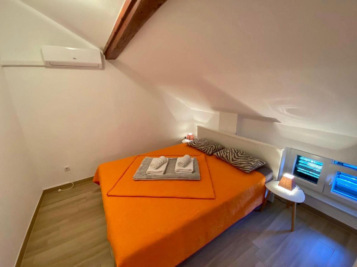 Apartments King - City Center Novalja Bagian luar foto