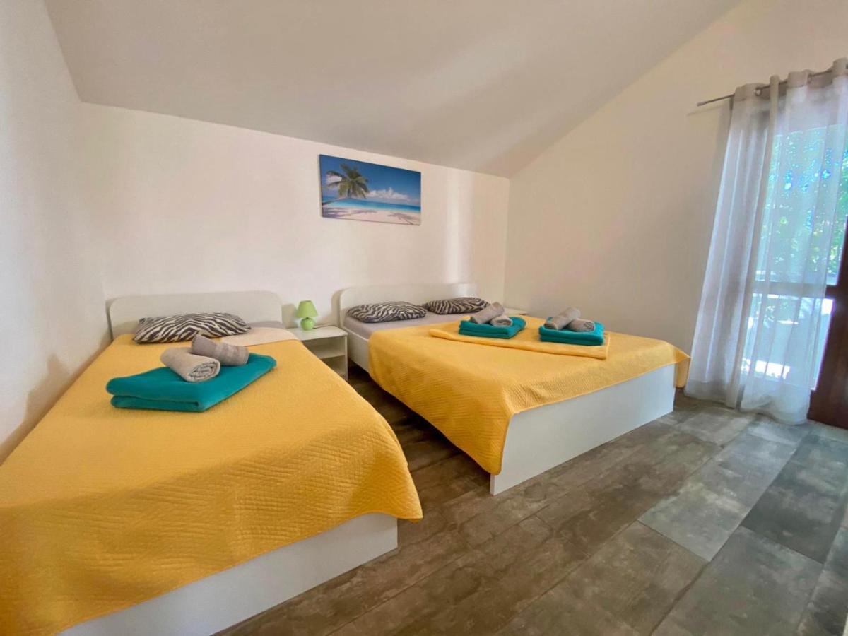 Apartments King - City Center Novalja Bagian luar foto