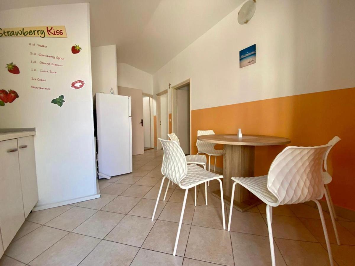 Apartments King - City Center Novalja Bagian luar foto