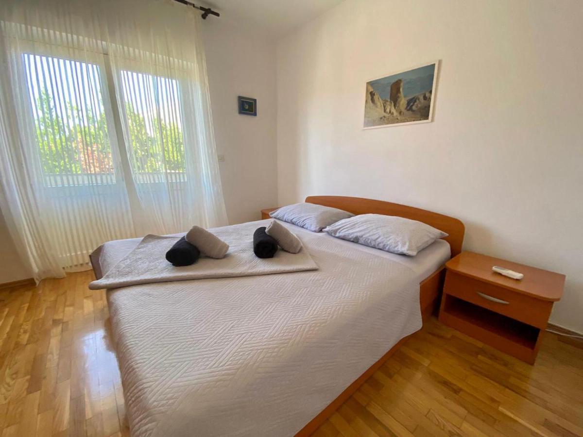 Apartments King - City Center Novalja Bagian luar foto