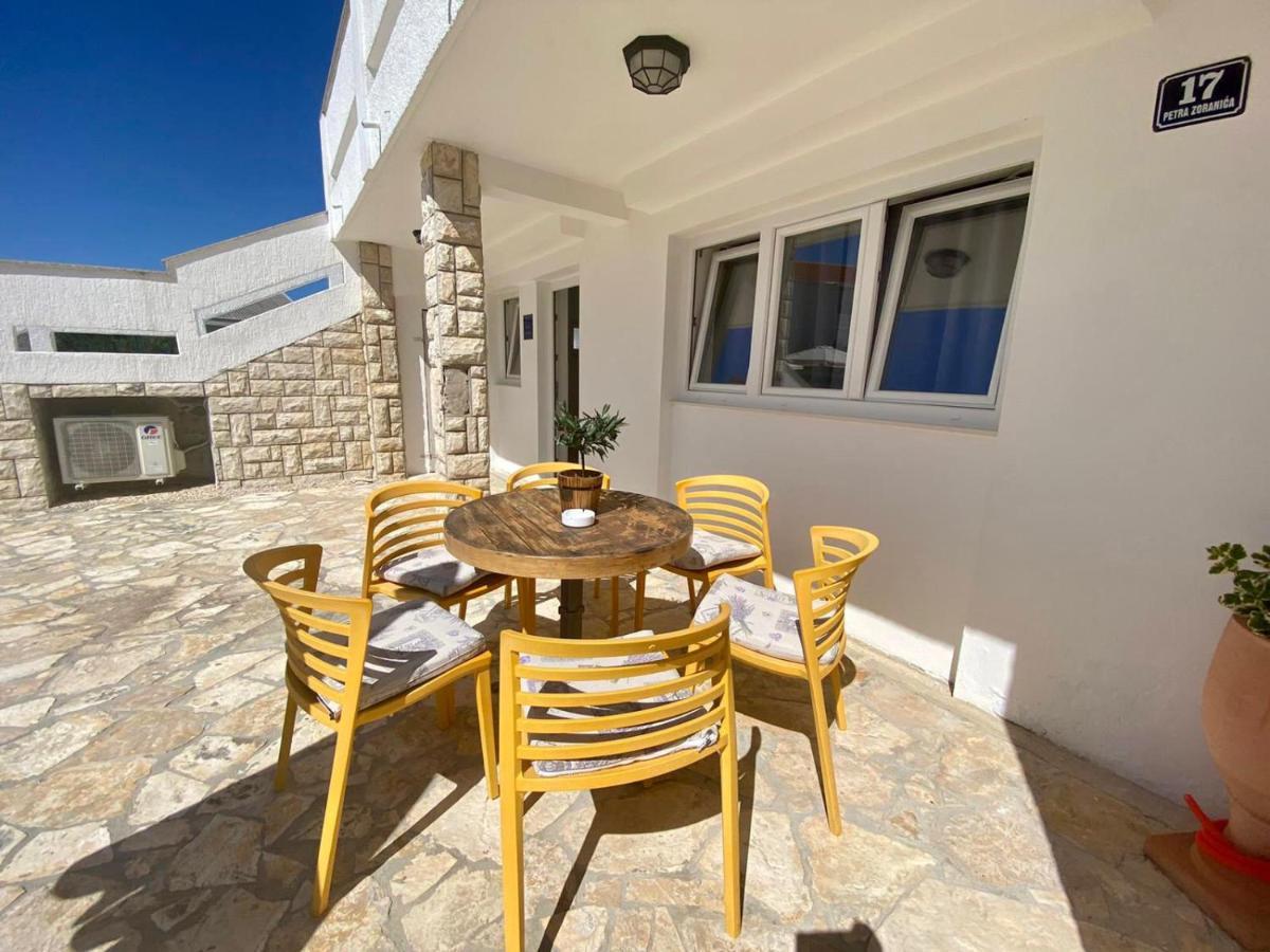 Apartments King - City Center Novalja Bagian luar foto