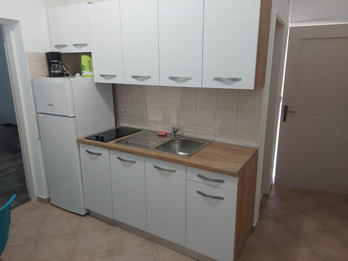 Apartments King - City Center Novalja Bagian luar foto